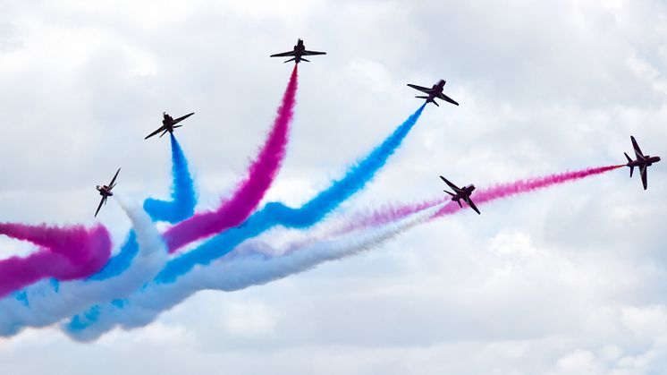 The Red Arrows in flight - Cosford Air Show 2009 - Credit: William Warby (https://www.flickr.com/photos/wwarby/)