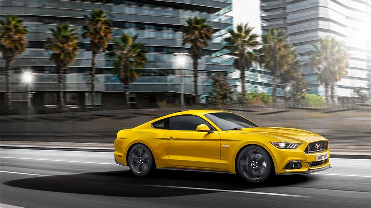Nya Ford Mustang sprintar 0-100 km/h under 5 sekunder; 2,200 ordrar redan lagda