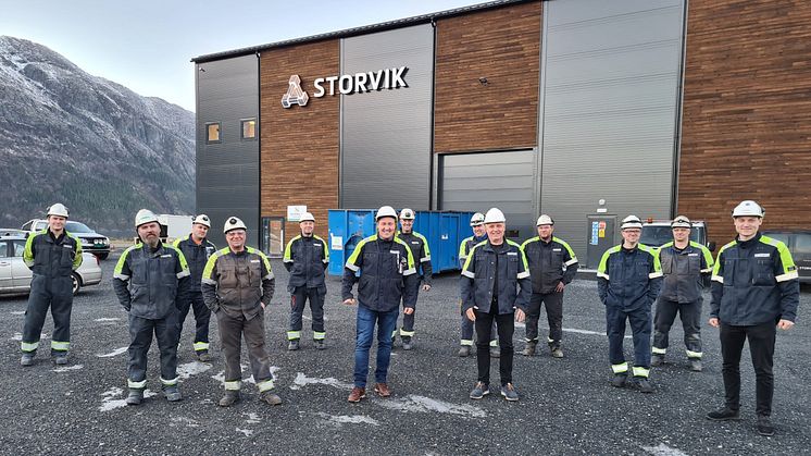 De ansatte i Storvik skal utvikle teknologi som skal sørge for at materialer som brukes i aluminiumsindustrien kan resirkulere etter bruk. Foto: Storvik AS