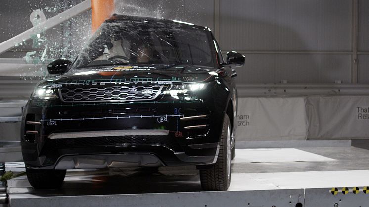 Range Rover Evoque Pole crash test April 2019