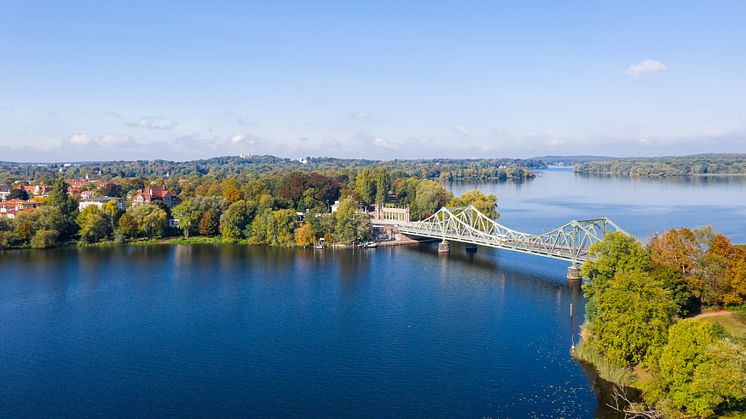 Brandenburg: Das Land hinter der Glienicker Brücke. Foto: TMB-Fotoarchiv. 