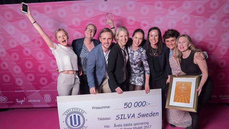 Nattvasan vann Gyllene Hjulet för Årets bästa sponsring: Representanter för Silva och Vasaloppet, från vänster: Eva Hörwing, Erika Bjerner, Jon Svensson, Anna Tynell Segerström, Christin Forsberg, Lena Hermansson, Eva-Lena Frick, Stina Karlsson. 