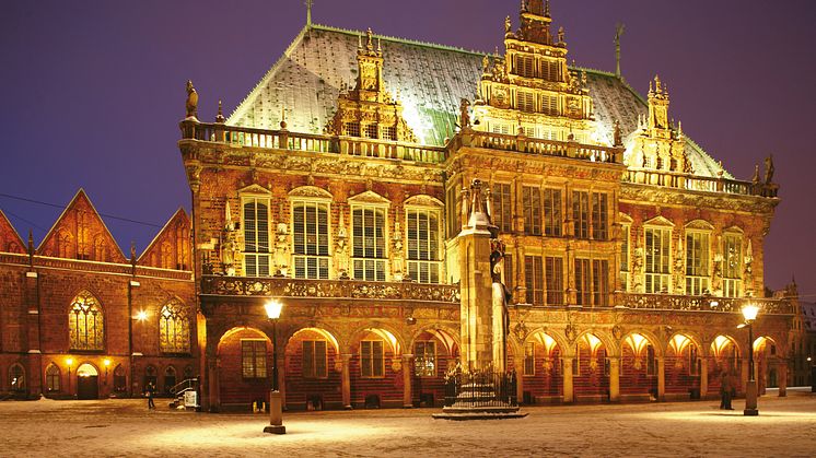 Bremen: Rathaus und Roland im Winter, abends ©DZT e.V. F: Krüger, Torsten