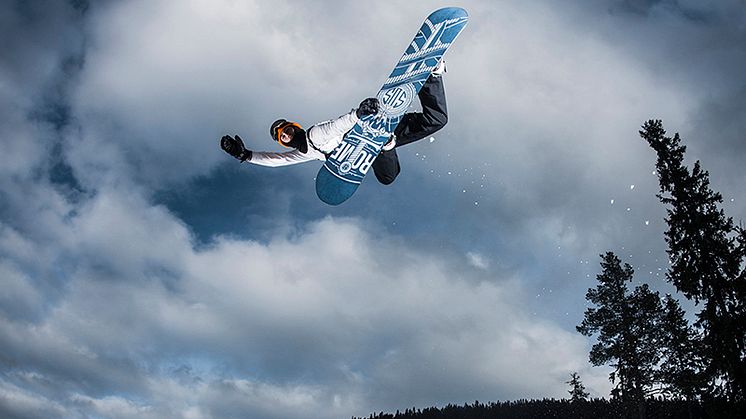 Snowboardåkaren Niklas Mattsson  i Kläppen Snow Park där JVM i freeski och snowboard ska arrangeras 7–13 april 2019. Foto: Daniel Bernstål.