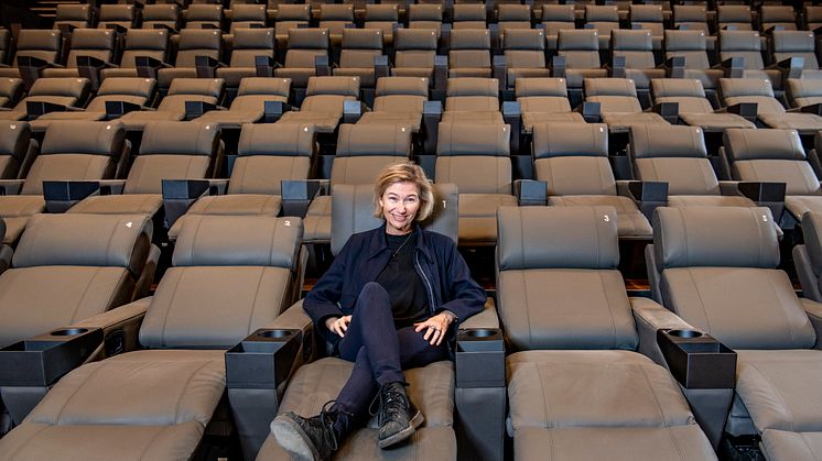 Louise Obel i de nye biografsæder i BIG BIO Holstebro. Fotograf: Jens Bach