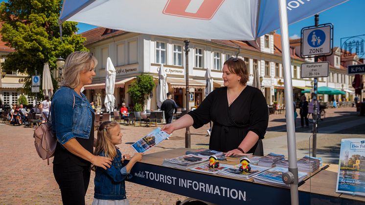 Mobile Tourist Information am Brandenburger Tor