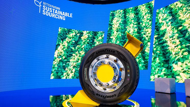 Med sit demonstrations-lastbildæk, der består af 63 % bæredygtige materialer, styrker goodyear sin vision om at hjælpe erhvervsflåderne med at øge effektivitet og bæredygtighed