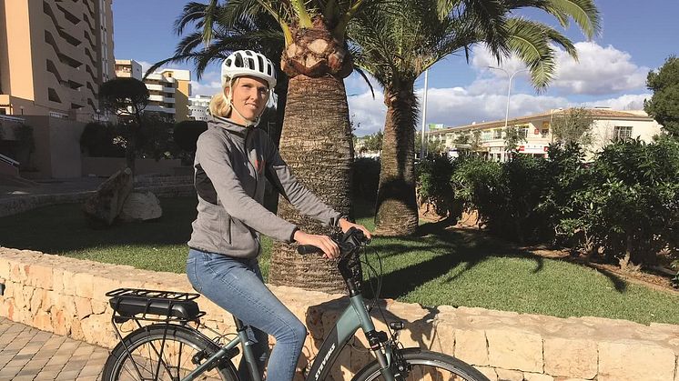 Modern und sicher ausgestattete E-Bikes machen die naturnahe Erkundung Mallorcas einfacher. So gelangt man auch in abgelegene Winkel der Insel. (Foto: alltours)