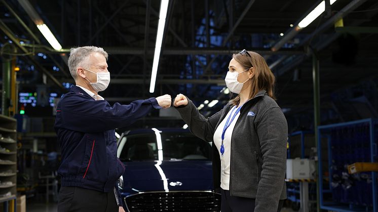 Schimbări de management la Ford România: Ian Pearson se retrage din activitatea profesională;  Josephine Payne – prima femeie care va conduce operațiunile de producție ale Ford în România