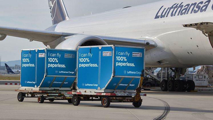 Lufthansa Cargo and Kuehne+Nagel pioneer paperless freight transportation with an all-digital shipment flow