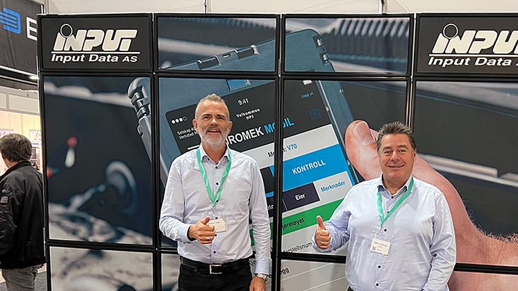 Bilde: Salgsansvarlig Ken Bjerkeli (til høyre) og daglig leder Hans Petter Jensen i Input Data er også i år på plass på Automessen.