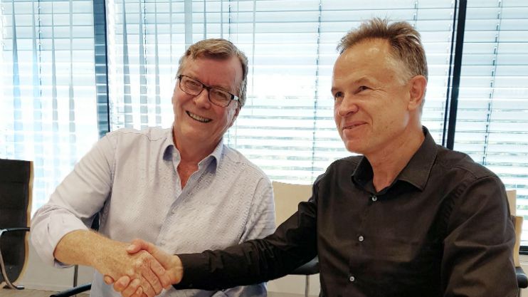 FORNØYDE: Jan Eirik Grønset, CEO i Triangel Solutions (t.v.), og Øystein Moan, CEO i Visma, vil sammen styrke satsingen på skybaserte løsninger for tids- og ressursstyring.