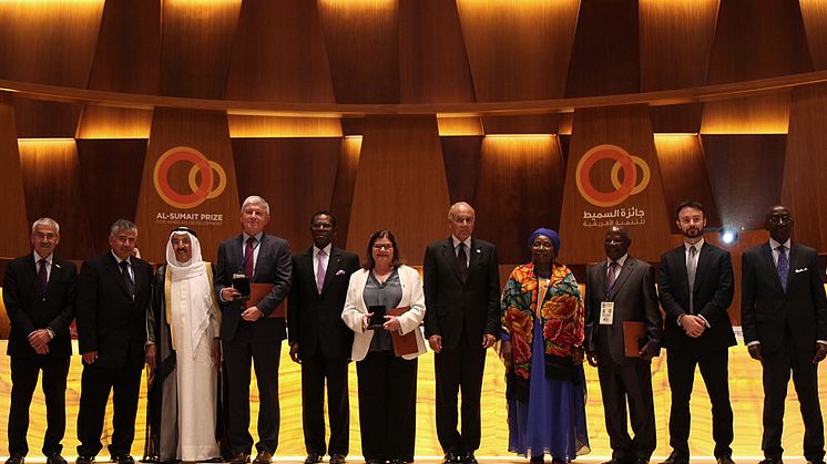 The winners of Kuwait’s ​Al-Sumait Prize's health and food security categories together  with the Amir of Kuwait, His Highness Sheikh Sabah Al-Ahmad Al-Jaber Al- Sabah (third from left) and President Mbasosgo of Equatorial Guinea, (fifth from left).