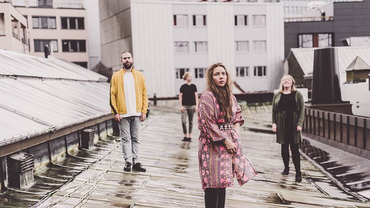 Samiske Kajsa Balto sleppte plata 'Buot eallá' til strålande kritikkar i 2020. Til sommaren spelar ho på Førdefestivalen. 