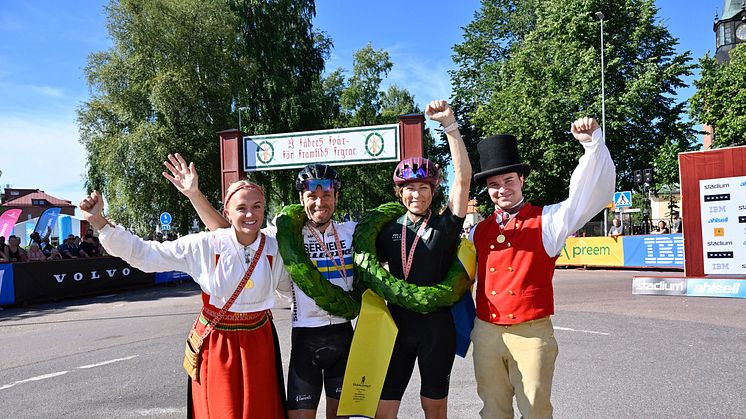 Emil Lindgren and Sandra Salinger won Cykelvasan 90 2022
