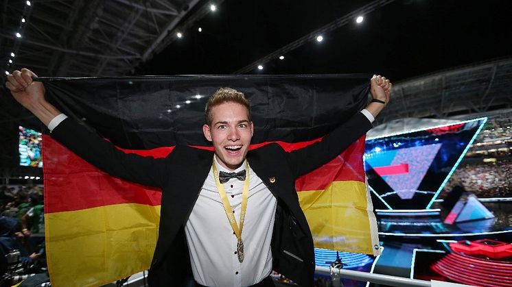 Alexander Brins ist der amtierende Weltmeister der Zimmerer. Foto: Anja Jungnickel