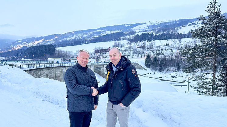From left: Svein Atle Hagaseth, CEO of Green Mountain and Thomas Kraft, Managing Director at Hewlett Packard Enterprise Norway.