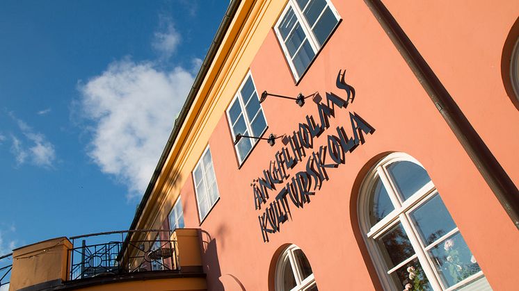 Ängelholms kulturskola finns i nuläget i lokaler i Tingshuset som inte är ändåmålsenliga med verksamheten.