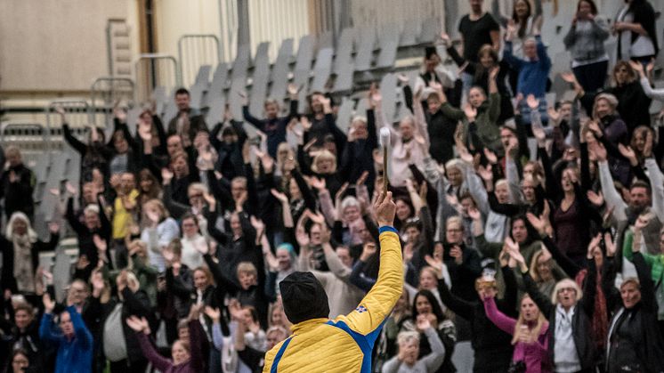 Finnur Bessi Svarvarsson warming up the audience at Elmia Icelandic Power Show 2017. 