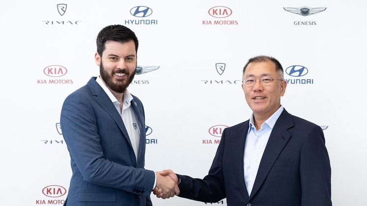 HMG EVC Euisun Chung (right) and Rimac CEO Mate Rimac (left) at signing ceremony. Foto: Hyundai