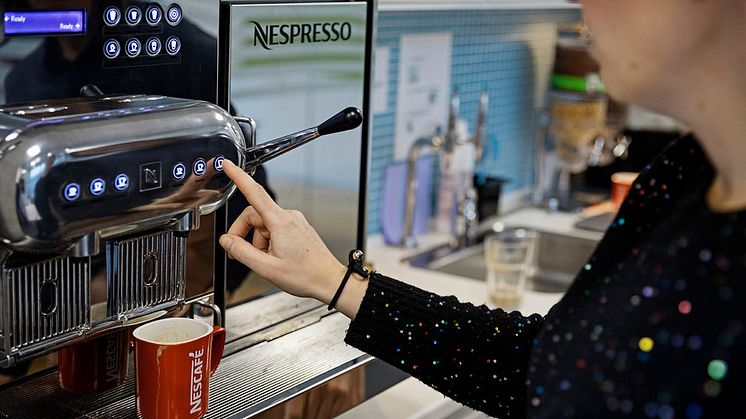 Mange forbrugere, der normalt foretrækker at handle i Nespressos fysiske butikker, købte under Corona-krisens begyndelse for første gang på deres kaffe på Nespressos hjemmeside.