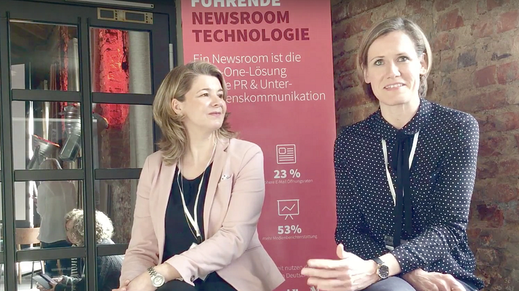 Anja Pottmeier (Referentin für Unternehmenskommunikation) und Kristina Biermann (Social Media Managerin) von der Sparkasse Neuss im Interview