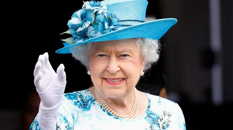 Böcker, filmer och tv-serier om historiska kvinnliga regenter - och ett hejdundrande plantinajubileumsfirande med Elisabeth II i Storbritannien. Allt detta är tecken på att drottningarna numera står i centrum.