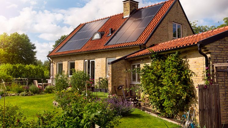  Fyra av tio husägare i en undersökning som Öresundskraft låtit genomföra, är intresserade av att skaffa solceller. Foto: Öresundskraft.