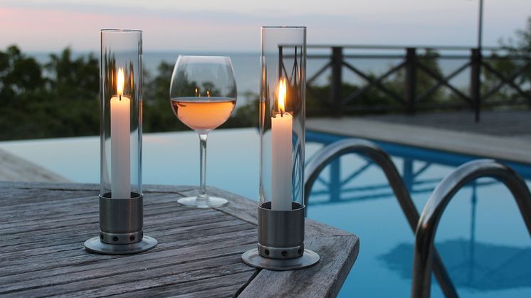 Ljusstake med stormglas–skyddar lågan mot blåst.