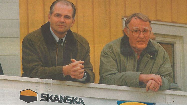 Skanskas dåvarande styrelseordförande och Ingvar Kamprad år 1997. Bilden är från invigningen av det första BoKlok-projektet i Ödåkra utanför Helsingborg 