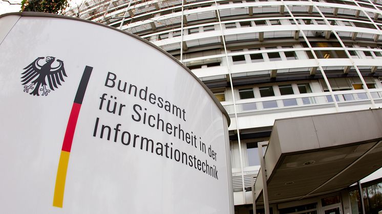 Bild:  Eingang Dienstgebäude des BSI - Quelle: Bundesamt für Sicherheit in der Informationstechnik 