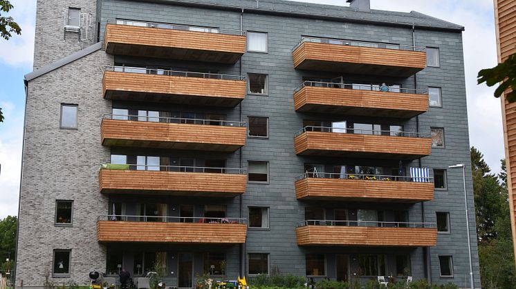 Skövdebostäder valde skiffer till fasaderna på Aspö. Hållbarheten var en avgörande faktor vid valet av material.
