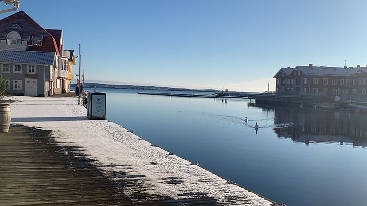 Blå himmel, blått hav, bild från Smögenbryggan i Bohuslän