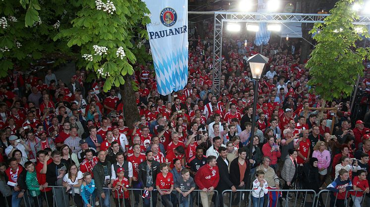 FC Bayern Paulaner Fanfest-2019-Fans