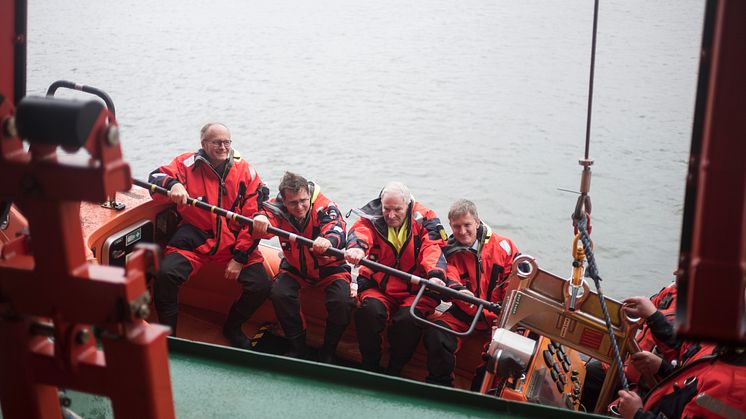De nysgerrige deltagere var også en tur i ESVAGT's FRB (Fast Rescue Boat). Fotos: Sofia Busk