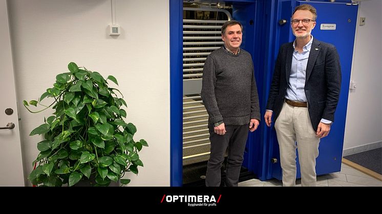 Jörgen Ekelund säljer Byggfynd i Sjöbo till Optimera Svenska AB, här tillsammans med vd Daniel Bik