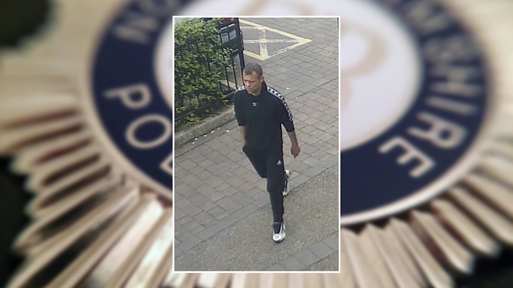 Police release CCTV images after theft of bicycle