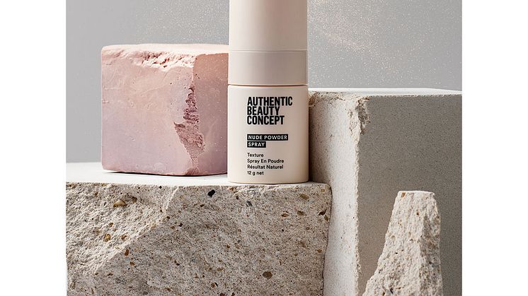 AUTHENTIC BEAUTY CONCEPT lanserar en ny stylinghero, Nude Powder Spray