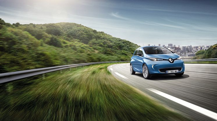 Renault Zoe kommer nu med en rækkevidde på over 400 kilometer. Og som noget nyt i Danmark kan man nu købe batteriet