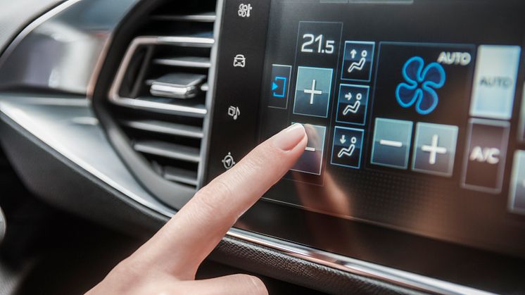 Den intuitiva multifunktions-touch screen i nya Peugeot 308