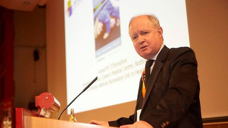 Professor Gerry O'Donoghue utförde första cochleaimplantat-operationen i Storbritannien