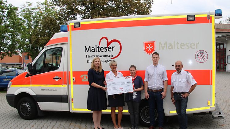 E.ON-Mitarbeiter unterstützen Malteser Hilfsdienst e.V. 5.000 Euro aus Hilfsfond „RestCent-Spende“ für Herzenswunsch-Krankenwagen übergeben