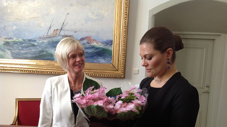 Maria Lundgren på Arvidssons i Fjärås tillsammans med kronprinsessan Victoria