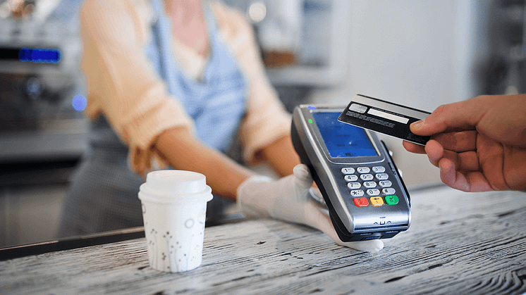 Entercard-kunder foretager stadig flere kontaktløse betalinger