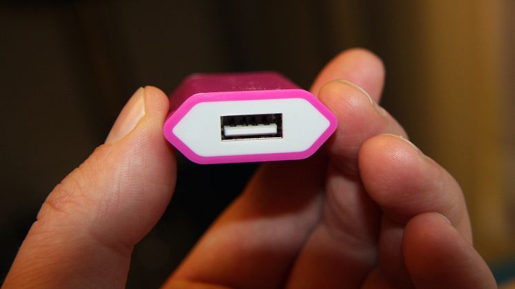 Färgglad USB-laddare återkallas från konsument