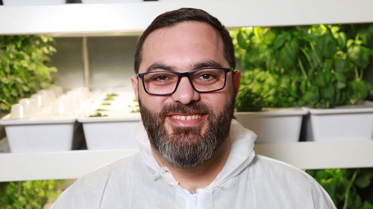 Nawras Alashour är utvecklingschef på startupbolaget BlåGrön Odling som utvecklar ett klimatsmart cirkulärt och slutet odlingssystem som bygger på hydroponi.