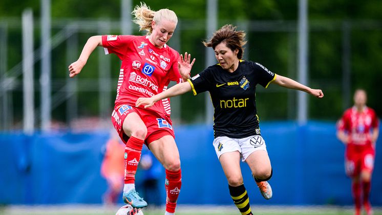 Amalie Vangsgaard är månadens spelare i OBOS Damallsvenskan i juni