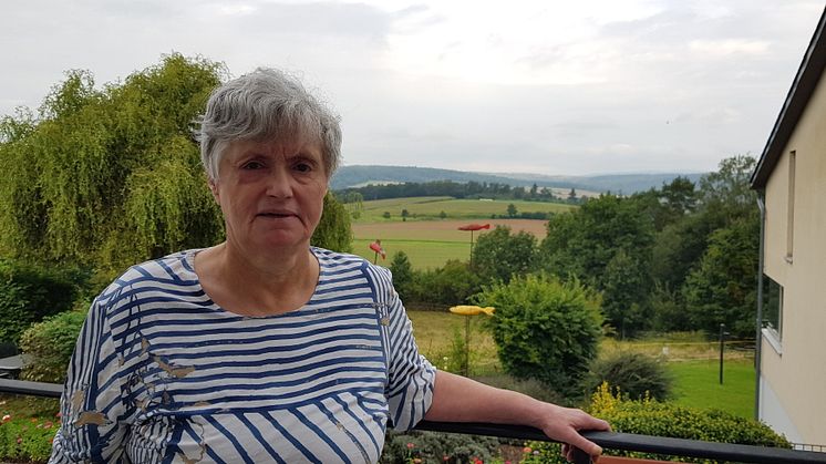 Seit 24 Jahren lebt Ulla Siebert im Marta-Mertz-Haus in Schwalmstadt-Treysa, einem Wohnangebot für Menschen mit Suchterkrankungen der Hephata Diakonie. Seit ihrem Einzug in das Haus ist sie abstinent.