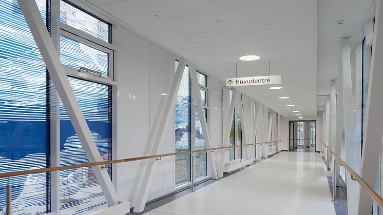 GlasLindberg har levererat återvunna aluminiumfasader och dörrar i Hydro CIRCAL till Kungälvs Sjukhus. 