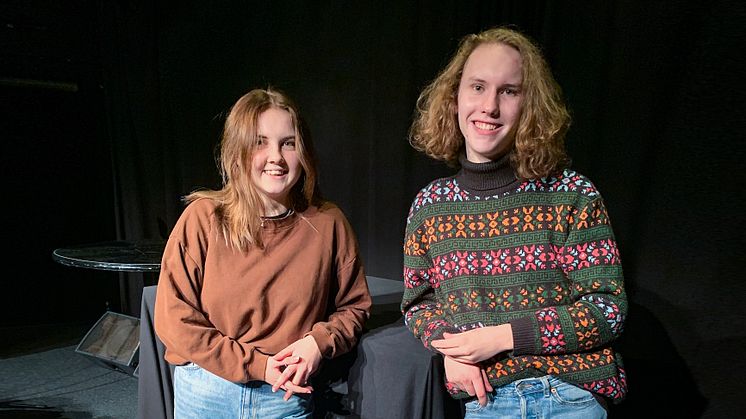 Ungdomsfullmäktiges ordföranden Matilda Glaas och Alexander Rydberg.
